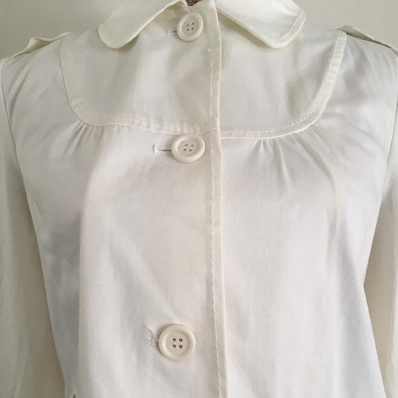 SOLD Kenar white blazer - Picture 2 of 6